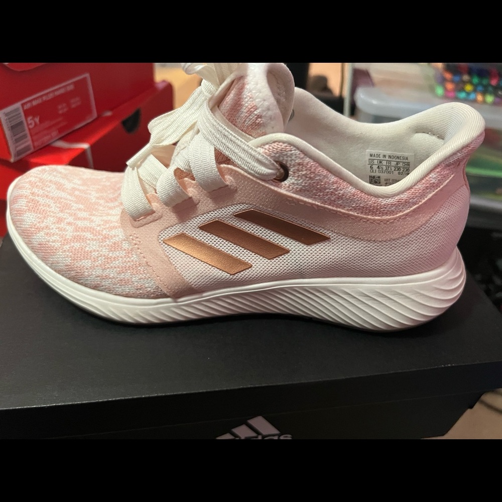 Woman’s edge lux